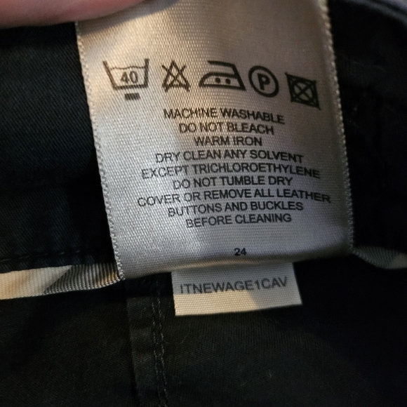 Burberry London Women's Shorts - Picture 6 of 9